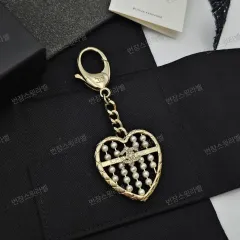 シャネル ハート キーホルダー バッグチャーム