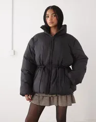 モンキ レディース アウター コート ジャケット Monki oversized tie cinch waist puffer jacket Black ブラックのサムネイル