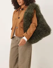 エイソス レディース バッグ トートバッグ ASOS DESIGN curly faux fur tote bag Khaki カーキのサムネイル