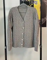 (送料無料) グレー レディース ケーブル編み ニット カーディガン Free!