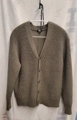 ユニクロ オリーブ色 カーディガン