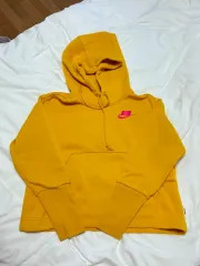 ナイキ クロップド フーディー