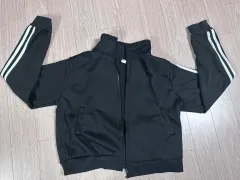 ブラック 3本線 クロップドTシャツ 出品