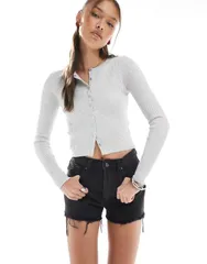 コットンオン レディース ボトムス ハーフパンツ・ショーツ ショートパンツ コットン デニム CottonOn Cotton On original raw edge denim shorts in graphite Graphite black ブラック