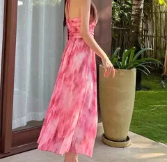 ピンク ホルターネック ロング丈ワンピース リゾートスタイル (一回着用)