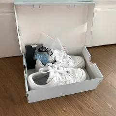 ナイキ x ドレイク Nocta エアフォース 1 SP サーティファイド ラバー ボーイ 白