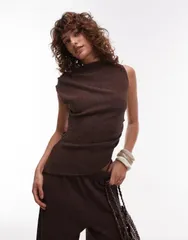 トップショップ レディース トップス タンクトップ アシンメトリー ギャザー Topshop textured asymmetric ruched tank top in chocolate browのサムネイル