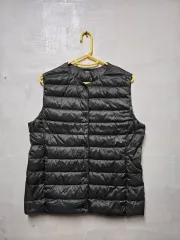 ユニクロ U 軽量 ダウン ベスト カーキ L