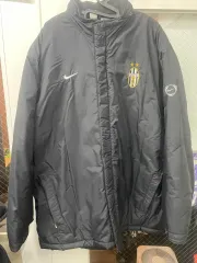 ナイキ ユヴェントス ブラック ダウン アウター