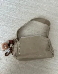 ベージュショルダーバッグ + キーホルダー