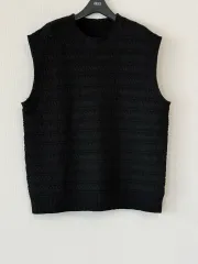 新品 良いサイズ 黒 ニットベスト