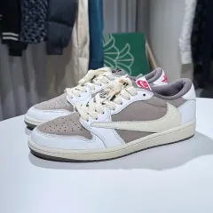 8/ナイキ X トラヴィス リバース モカ スニーカー