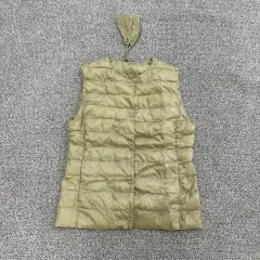 M ユニクロ ウルトラライトダウン ベスト ジャケット 0109T1
