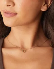 アクセサライズ レディース アクセサリー ネックレス・チョーカー・ペンダントトップ レース Accessorize Z horseshoe pendant necklace in 14kt goldのサムネイル