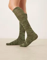 エイソス レディース アンダーウェア 靴下 ASOS DESIGN knee high socks in chocolate brown and green mixed yarn Brown Multi ブラウン