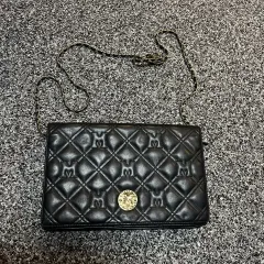 メトロシティ ヴィンテージ ブラック キルティング チェーンバッグ