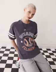 モンキ レディース トップス Tシャツ Monki oversized varsity Tshirt Black ブラックのサムネイル