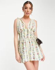 에이소스 레이디스 탑스 원피스 플라워 무늬 개더 롬퍼스 플라워 ASOS DESIGN ruched flippy romper in linear floral Floral Print