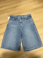 バミューダパンツ