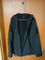 TACTICAL ブラック ソフトシェル フード ジャケット