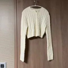 アイボリー クロップド ケーブル編み カーディガン
