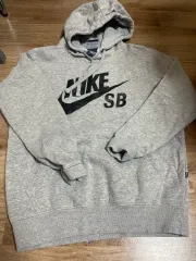 ナイキ SB グレー フーディー