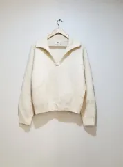 e:um アイボリー色 Vネック カラ ニット