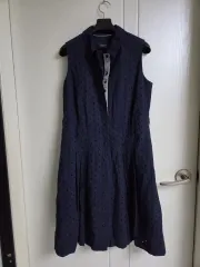 HAZZYS へジス ネイビー エンブロイダリー ノースリーブ ONE PIECE