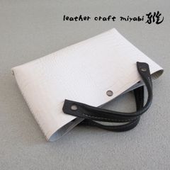 新作】最新の花華バックをお安くいたします 数限りがあります - メルカリ