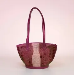 クロコダイルショルダーバッグ レディース 大容量 カジュアル　ワニ革　ビバリー