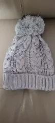 新品)) ケーブル編み ニット帽 グレー ポンポン