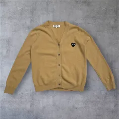 COMME des GARCONS PLAY ベージュ ブラックハート ワッペン Vネック カーディガン XL