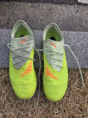 ナイキ FANTOM プロTF 275