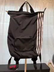 アディダス ブラック バックパック スリー ストライプ