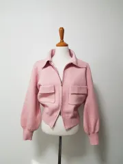 4) ピンク ジップアップ ジャケット