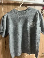 花刺繍グレーニット