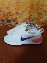 ナイキ レディース ピンク ランニングシューズ 240