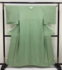 中古品　未使用　袷着物　色無地　縫い紋　若緑色　地紋　正絹　R602