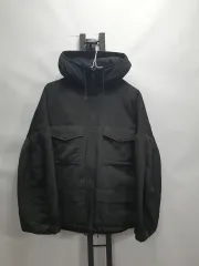 ユニクロ x ホワイトマウンテニアリング ダウン ハイブリッド オーバーサイズ ダウン パーカ ブラック