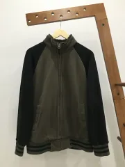 UNIQLO ハイネック ジップアップ