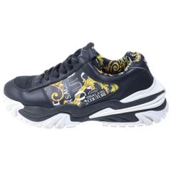 クレア様 VERSACE jeanscotureバロッコデザイン スニーカー - メルカリ