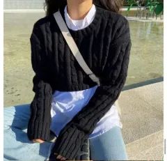 ケーブル編み クロップド ニット ブラック