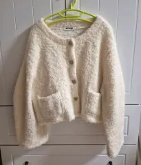 アイボリー ブークレ カーディガン