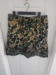 アディダス カモフラージュ ハーフパンツ