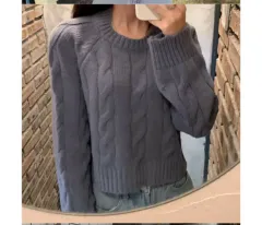 ケーブル編み クロップドニット