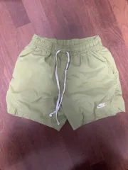 ナイキ スウッシュ ハーフパンツ グリーン Sサイズ