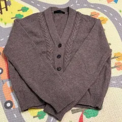 ブラウン ケーブル編み ニット