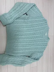 リーリアルイェロー ケーブル編みニット