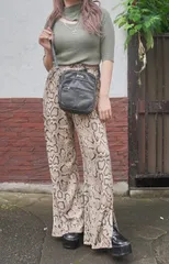 Decolletage Cut Lame S/S Knit Tops (light green)