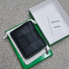 BOTTEGA VENETA ボッテガ・ヴェネタ カーフスキン 二つ折り財布 ジッパーアラウンド